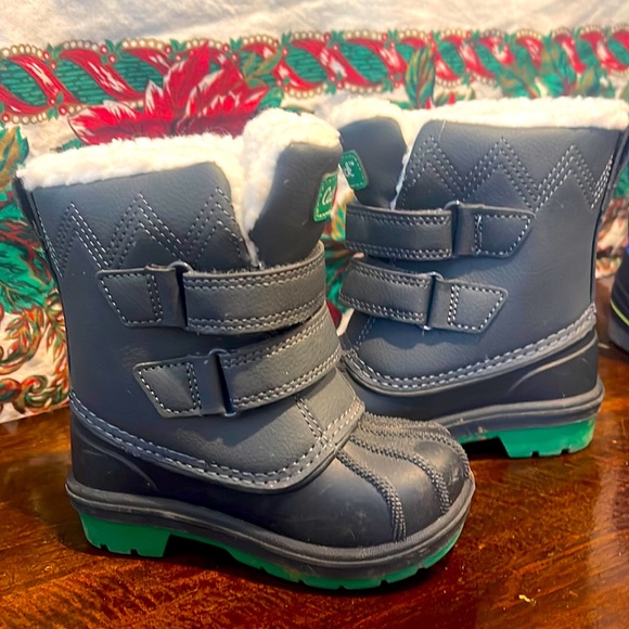 Other - Easy to get on! Warm Winter Snowboots for Toddler Baby!